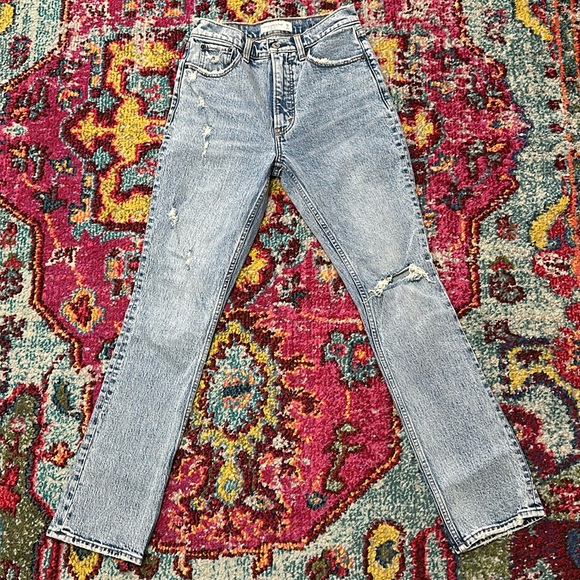 NWT Abercrombie jeans. Size 26 - Picture 1 of 3